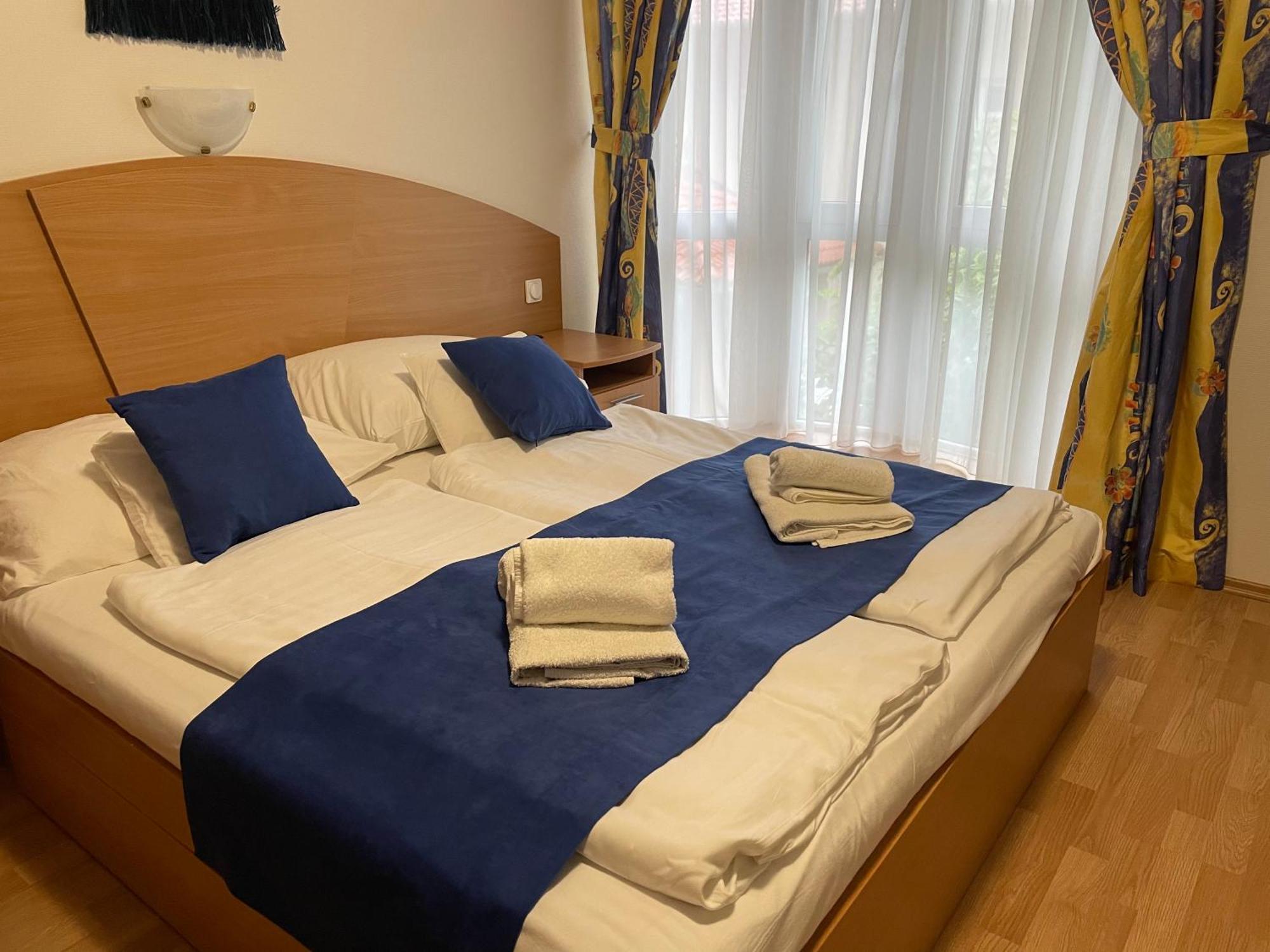 Amore Apartmanhaz Siofok Exterior photo