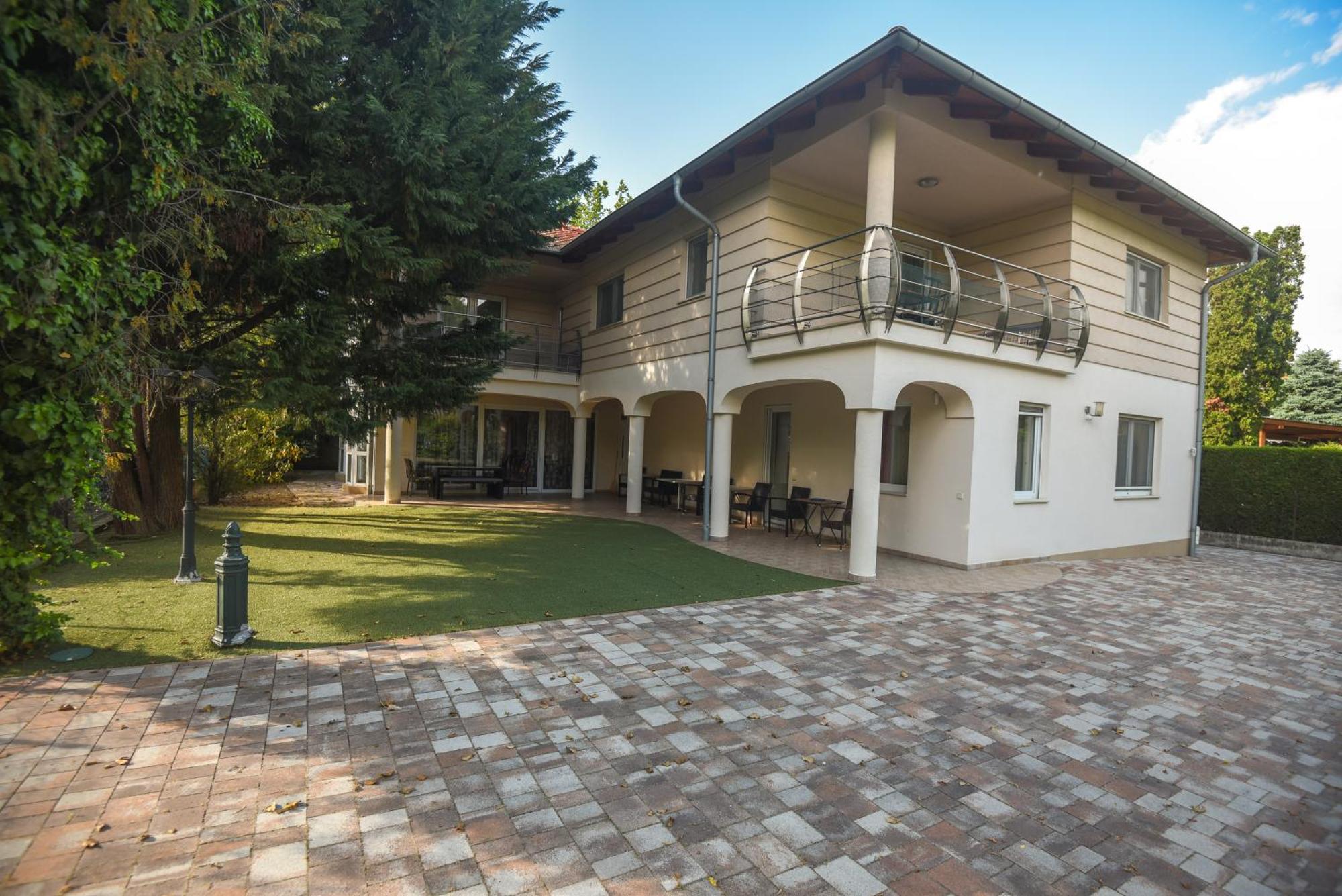 Amore Apartmanhaz Siofok Exterior photo