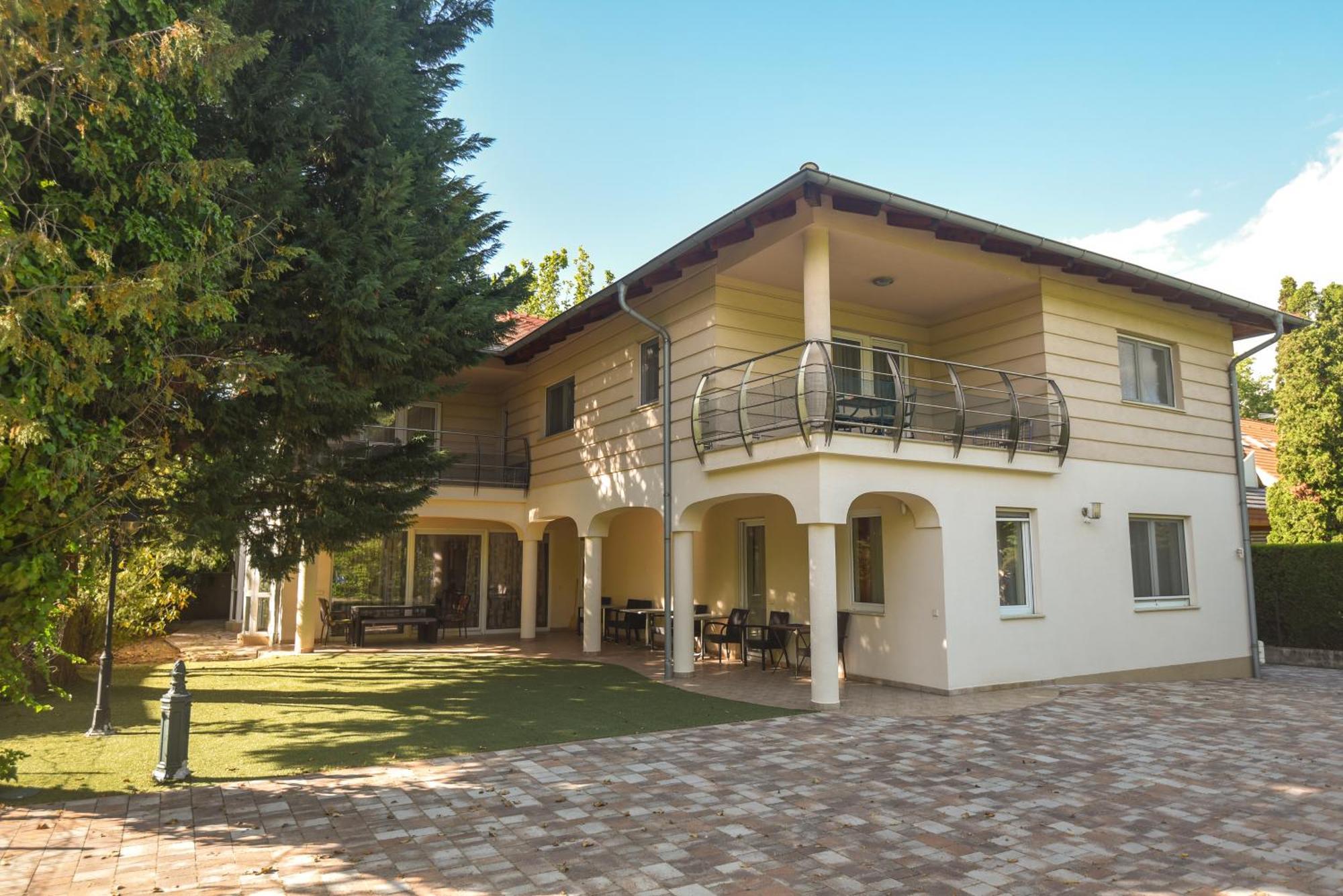 Amore Apartmanhaz Siofok Exterior photo