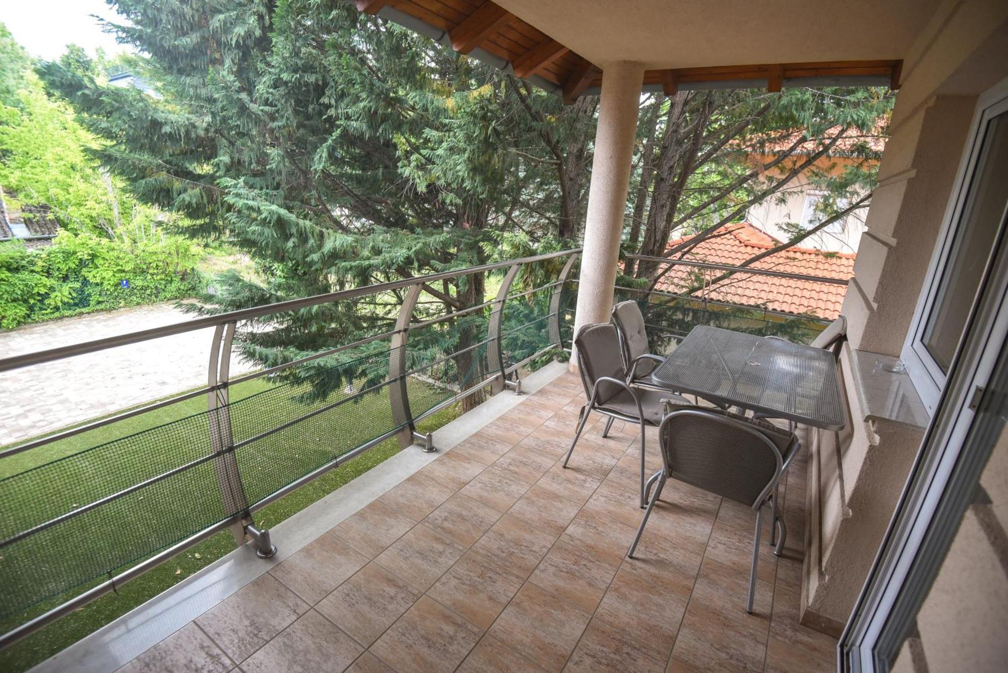 Amore Apartmanhaz Siofok Exterior photo