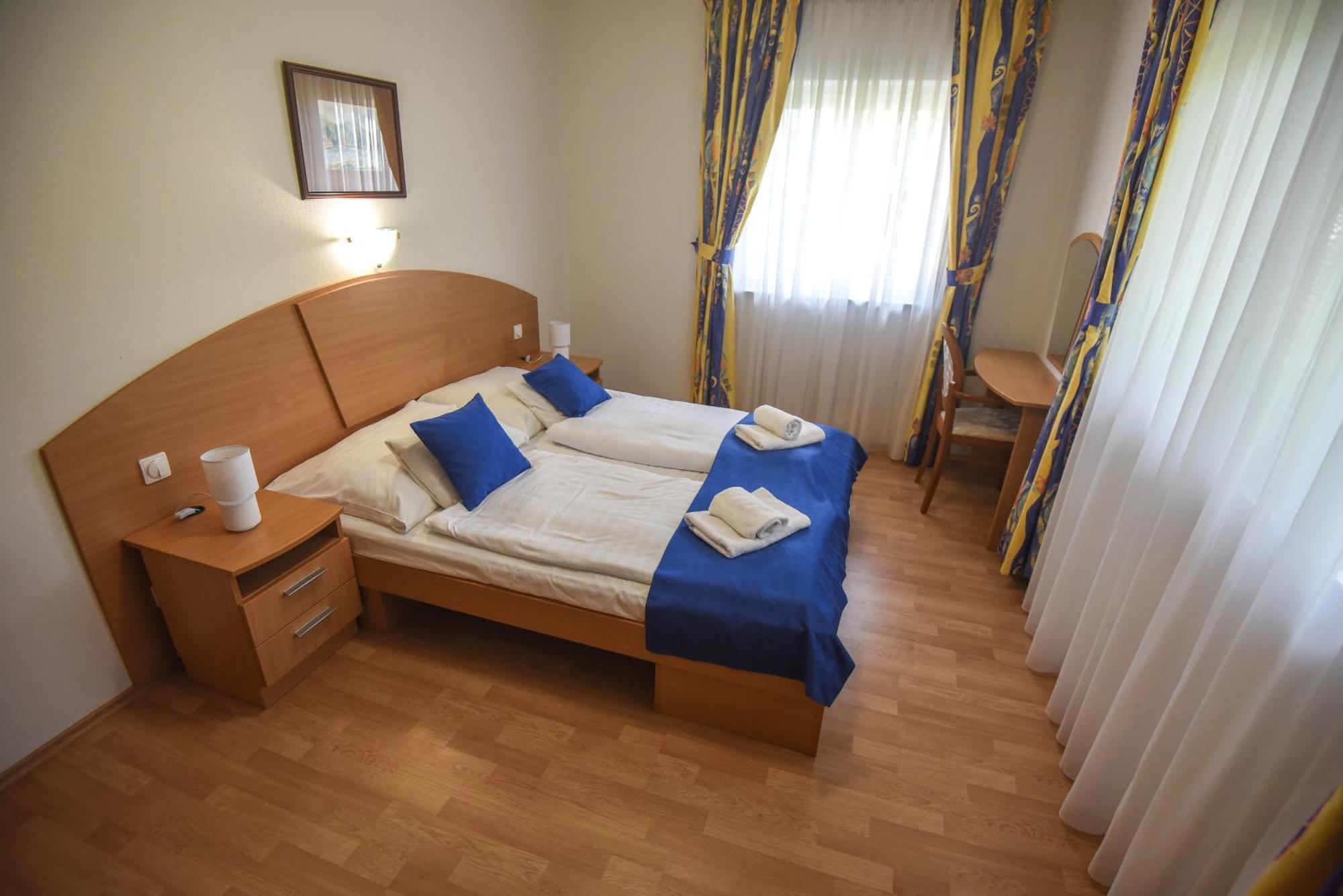 Amore Apartmanhaz Siofok Exterior photo