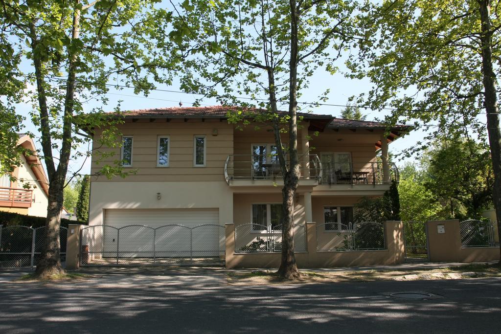 Amore Apartmanhaz Siofok Exterior photo