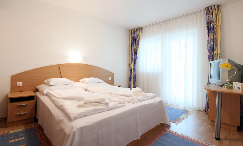 Amore Apartmanhaz Siofok Exterior photo