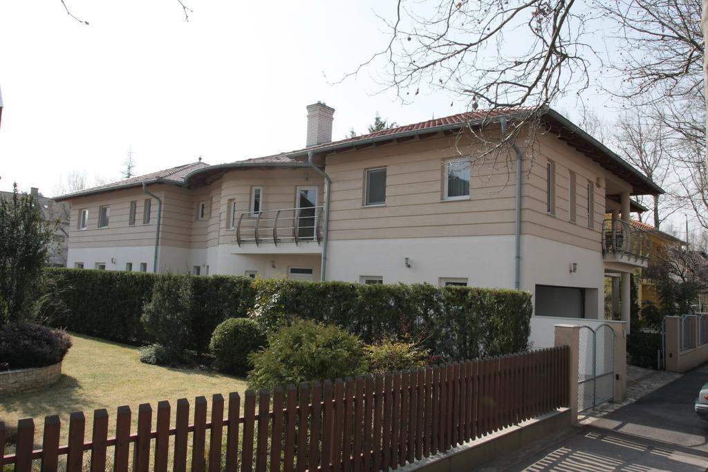 Amore Apartmanhaz Siofok Exterior photo
