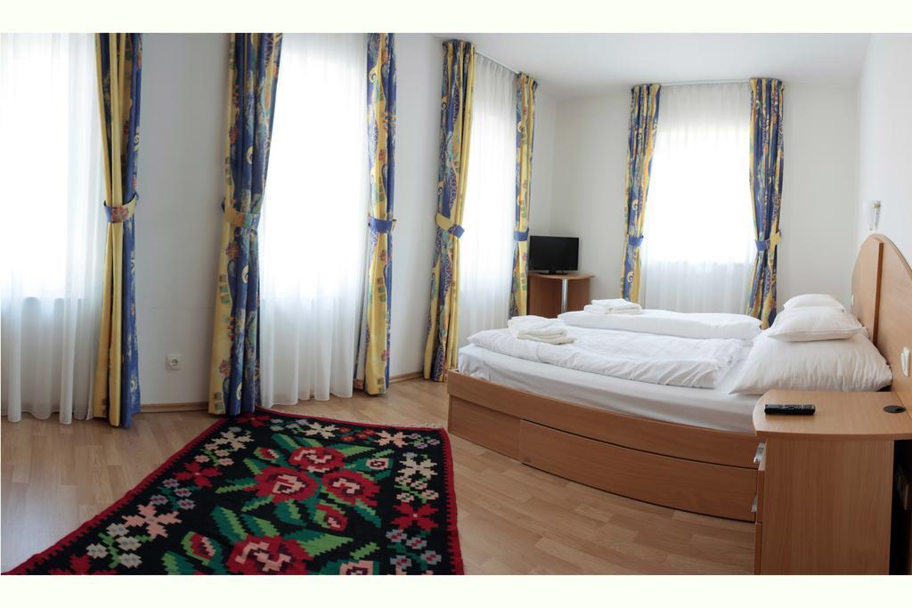 Amore Apartmanhaz Siofok Exterior photo